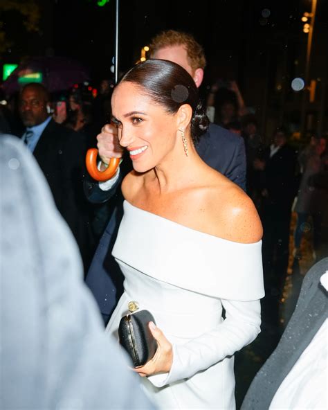 meghan markle nude|Revealed: Cost of Meghan Markles VERY glamorous outfit as。